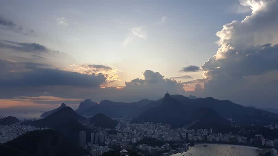AVenturismo Pão de Açúcar - Guides, safety, and gear: how beginners get up there