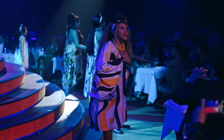 By Night Tour: Roxy Dinner Show & Transfer - Should you book the Roxy Dinner Show & Transfer?