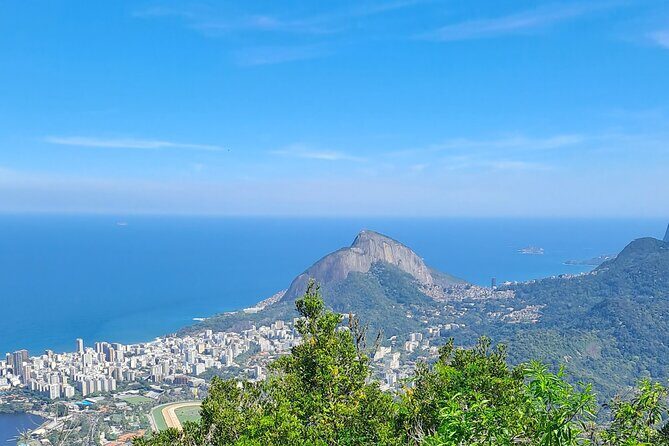 Christ the Redeemer Adventure - Guide style and pacing with Rafael: learn while you move