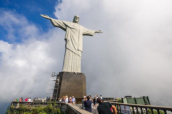 Christ the Redeemer Trail x Lage Park - The Tijuca Rainforest climb: pacing, wildlife, and footing
