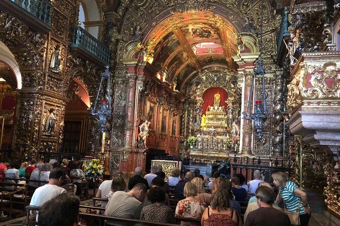 City Tour of Art, Architecture and Culture in Downtown Rio de Janeiro - São Bento Monastery: Plain Outside, Gilded Inside