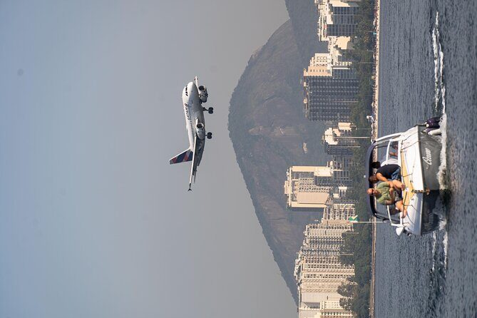 DE Lancha Tour in Rio DE Janeiro with Beer and Snacks - Christ the Redeemer From the Water: Panoramic Without the Stress