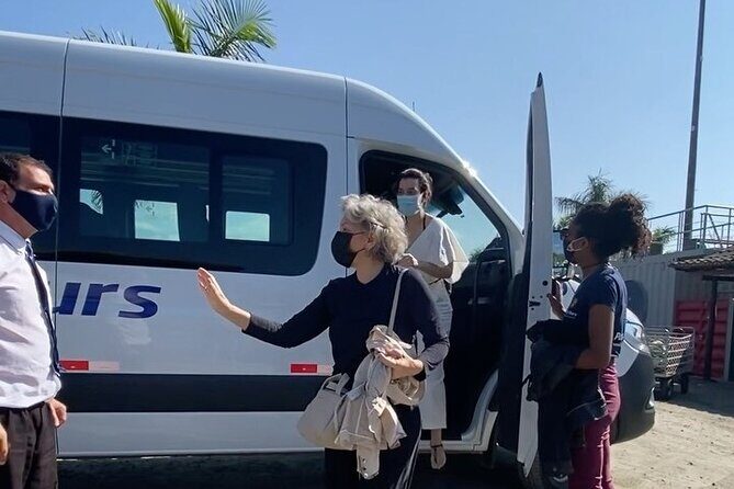 From Rio de Janeiro airports & hotels): shared shuttle to Angra dos Reis - Rio Airport Or Hotel Pickup: Getting on the van without stress