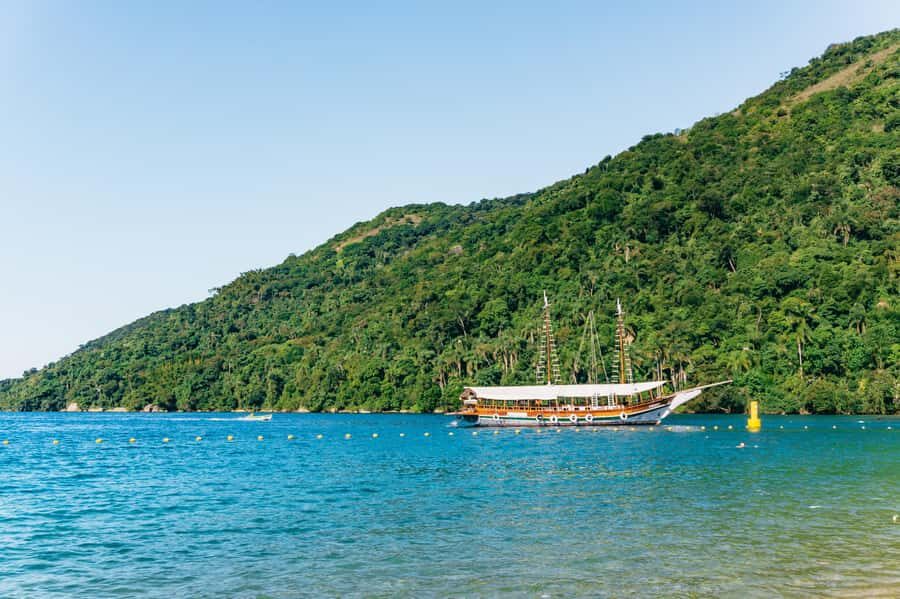 From Rio de Janeiro: Angra dos Reis Boat Trip with Lunch - The Schooner Cruise Experience: Boat Setup, Vibe, and Crowd Level