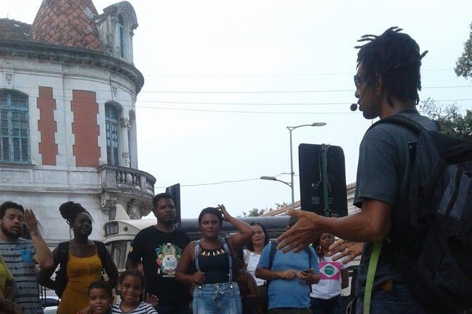 Hiking in Little Africa - Pedra do Sal: where samba history meets the street