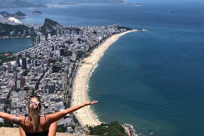 Hikking the Favela + Morro Dois Irmaos! - Timing and logistics that make the day feel manageable