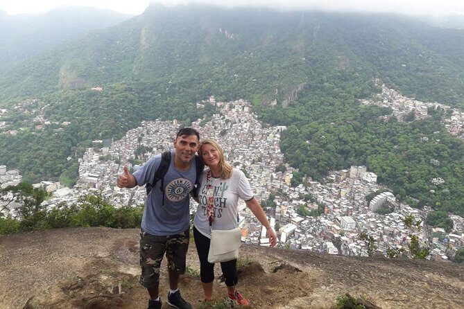 Hikking the Favela + Morro Dois Irmaos! - Mirante do Arvrao: the 20-minute viewpoint that sets the tone