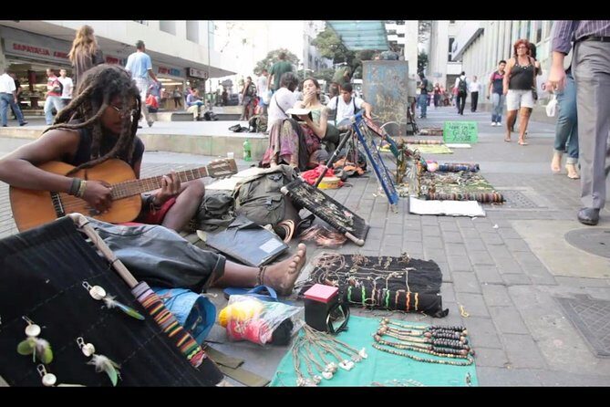 Ipanema Hippie Fair Guided Tour with Hotel pick-up and drop-off - Praça General Osório: 3 hours to bargain at the Hippie Fair