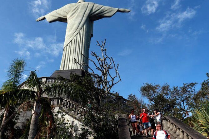 One of a Kind: Corcovado, Christ the Redeemer Tour - English on the Day: How Group Format Affects Explanations