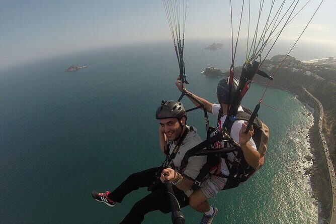 Paragliding Experience in Rio de Janeiro Brazil - Flying tandem: how it feels in the air (around 7 minutes)