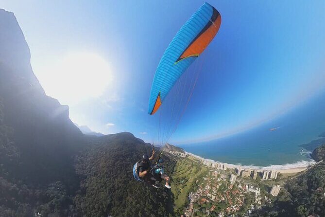 Paragliding in Rio de Janeiro - Seeing Pedra da Gávea Up Close (Without Needing Rope Skills)