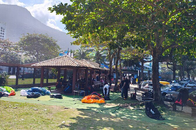 Paragliding in Rio with BigFly crew pick up included. - Transport, group size, and how the day stays organized