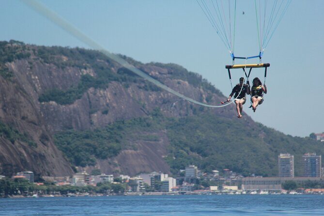 Parasailing in Rio de Janeiro - The slow lift-off: no swim skills needed