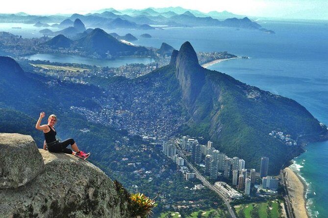 Path DA Guided to Gávea Stone - Transportation and the “small group” advantage