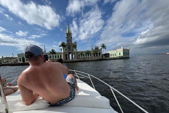 Private Speedboat Tour in Rio de Janeiro with Snacks and Drinks - Why a private speedboat beats a slow sightseeing day in Rio