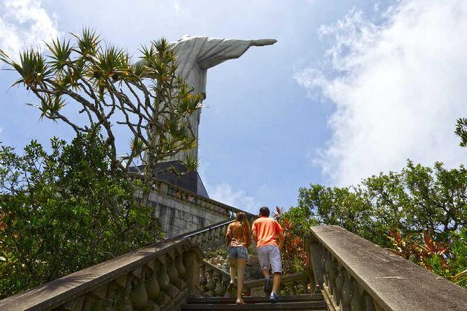 Private Tour: Christ the Redeemer & Sugarloaf with Private Photographer - Floresta da Tijuca: A Quick Panoramic Breath Before the Icons