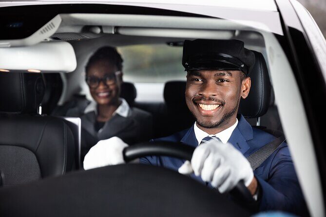 Private Transfer: From Rio City to GIG Airport (Up to 15 People) - Airport Meet-and-Greet at GIG and SDU (With a Name Sign)