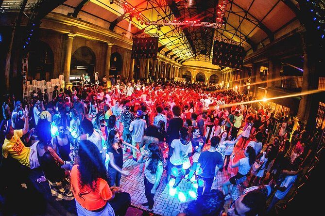 Pub Crawl in Rio with Transfer - What to expect from the nightlife: loud, late, and social