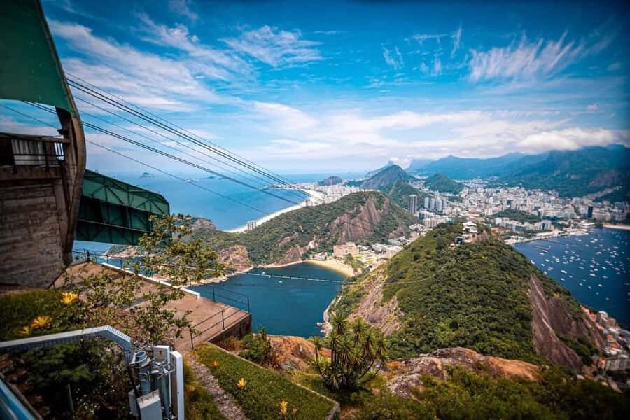 Rio: Cristo Redentor, Pão de Açúcar , almoço em churrascaria - The Sambódromo, Maracanã, and the Metropolitan Cathedral: Rio’s big themes in one sweep