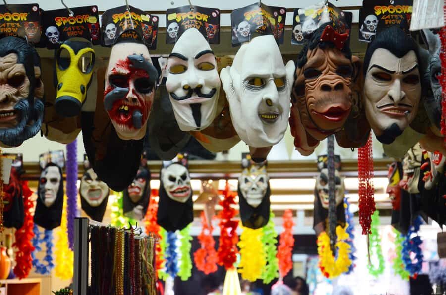 Rio de Janeiro: Be a true Rio's local for a day - Tour - Sahara district market: shopping for souvenirs that aren’t basic