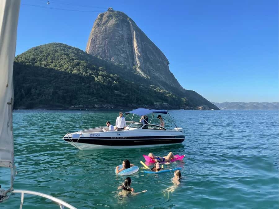 Rio de Janeiro: Boat Tour - Sunset with Beer - Arpoador and Cagarras Islands: the quieter side of Rio’s coast