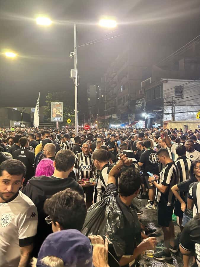 Rio de Janeiro: Enjoy a Botafogo soccer game with Locals - Meeting spot: what to do before the game starts