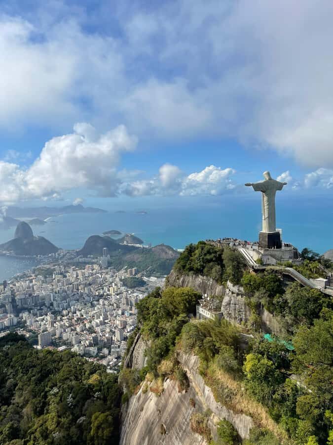 Rio de Janeiro Helicopter Tour | DOORS OFF - Jardim Botânico and Floresta da Tijuca: the green break in the route