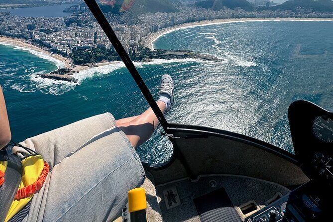 Rio de Janeiro: Helicopter Tour Without Doors at Christ the Redeemer - São Conrado Views: Rocinha and Vidigal in the Background