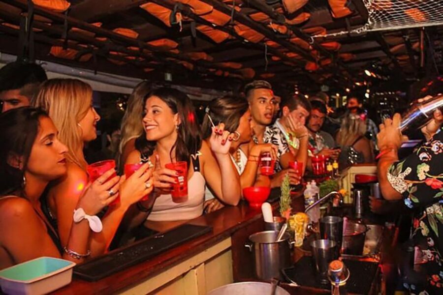 Rio de Janeiro: Late Night Boat Party with DJ and Dancing - Weather and the water: what rain usually means here