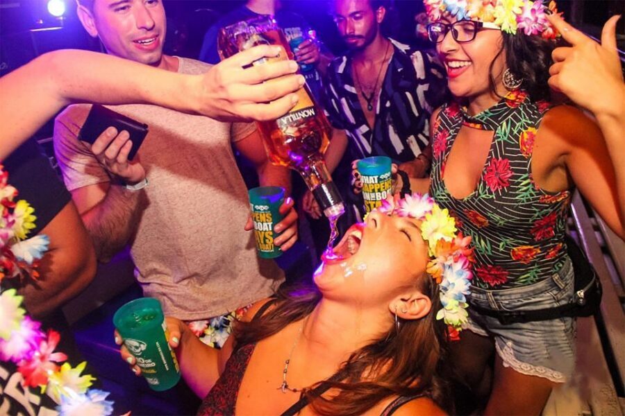 Rio de Janeiro: Late Night Boat Party with DJ and Dancing - What to bring, and who this tour is not for
