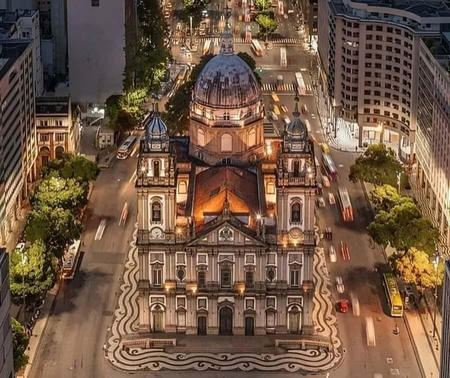 Rio de Janeiro : Must-See Sites Walking Tour With A Guide - Centro in four hours: a walkable timeline of 500 years