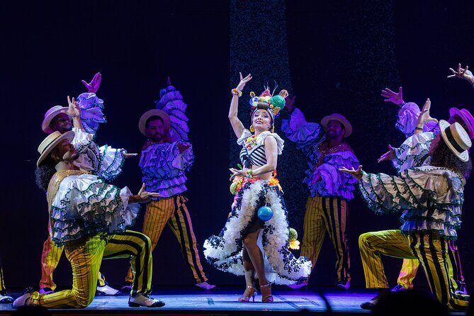 Rio DE Janeiro : Official Roxy Spectacle That Embrace - Food and drinks: plan, then enjoy the show