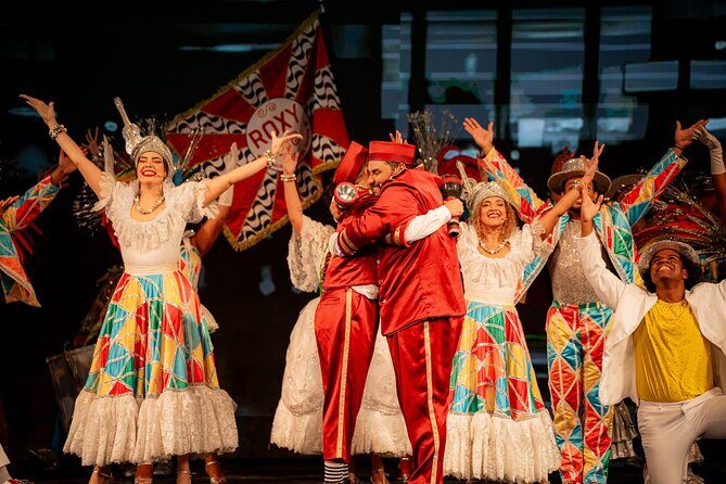 Rio DE Janeiro : Official Roxy Spectacle That Embrace - The performance: Aquele Abraço and the Brazilian folklore focus