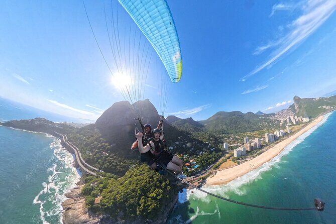 Rio de janeiro : Paragliding Tandem Flights over Rio - The Landing Moment by São Conrado: Gentle, Simple, and Fast