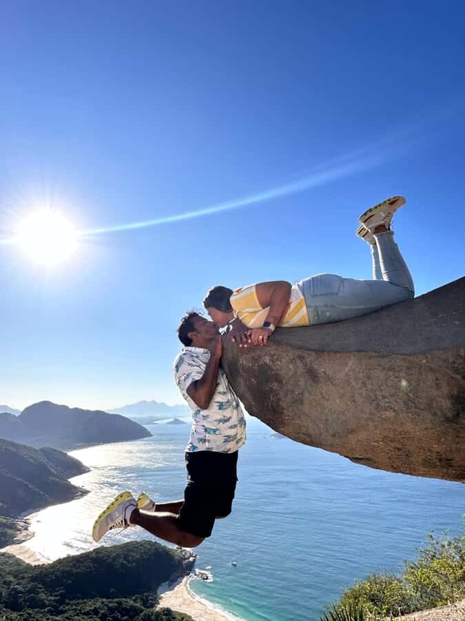 Rio de Janeiro: Pedra do Telégrafo trail and beach stop - Guides in Rio: punctuality, city stories, and keeping the group moving