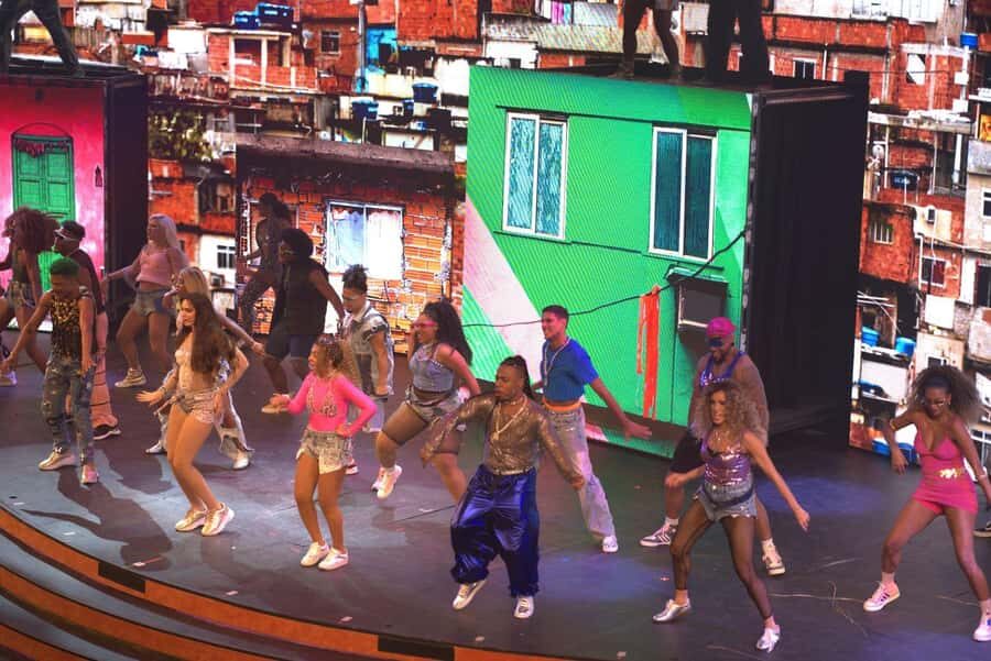 Rio de Janeiro: Roxy Dinner Show with Hotel Pickup - Hotel pickup and skip-the-line: how you keep the night smooth