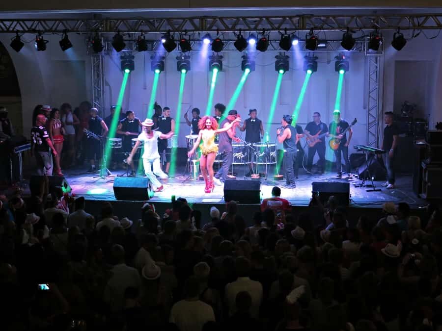 Rio de Janeiro: Salgueiro Samba School Rehearsal Tour - What Happens Inside the 3-Hour Rehearsal Show