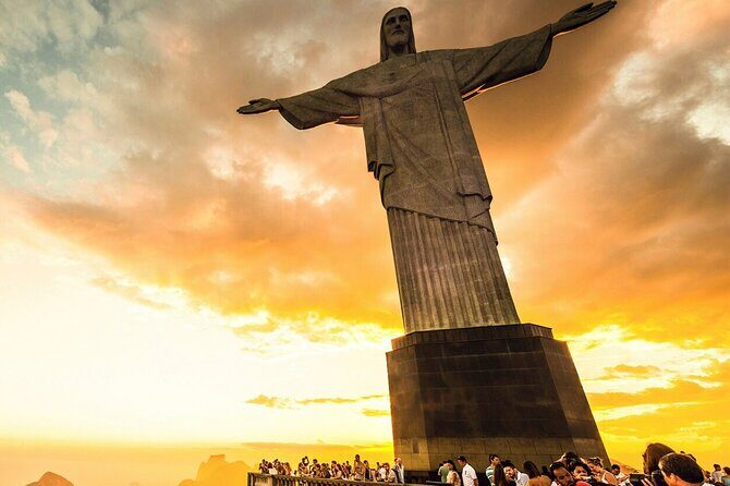 Rio Sunset Tour: Sugarloaf, Christ the Redeemer and Selarón - Stop 1: Christ the Redeemer by Minivan and Photo-Spot Timing