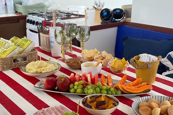 Shared Tour in Vela Catamaran - Velas do Rio - Food, drinks, and snorkeling gear: included value that actually feels useful