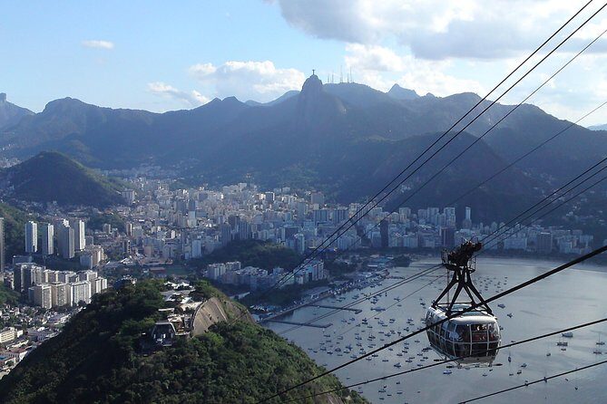SugarLoaf Mountain Hiking Tour- Rio de Janeiro by Rio Eco Trip - The climb: steep scrambling plus a short technical section