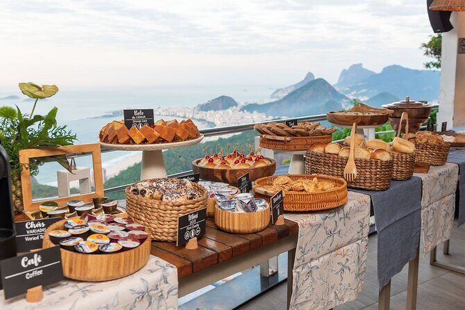 Sugarloaf Mountain Sunrise Experience with Breakfast & Transfer - Stop 1: Morro da Urca and the cable car rhythm