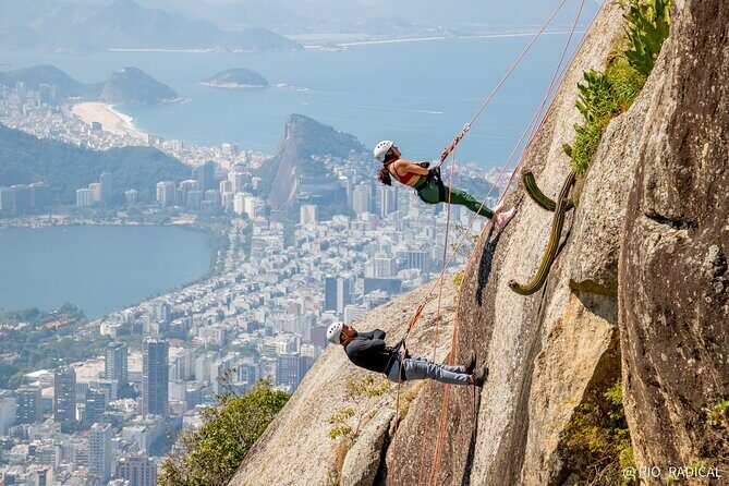 Trail and Rappel on Morro Dois Irmãos - Vidigal to Morro Dois Irmãos: the whole point is a real climb-and-control moment