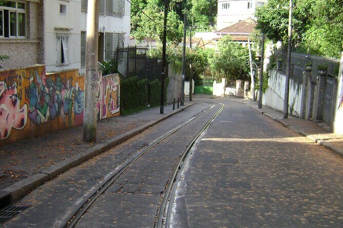 Walking in Santa Teresa - Escadaria Selarón: the stairs that turn Santa Teresa into Lapa